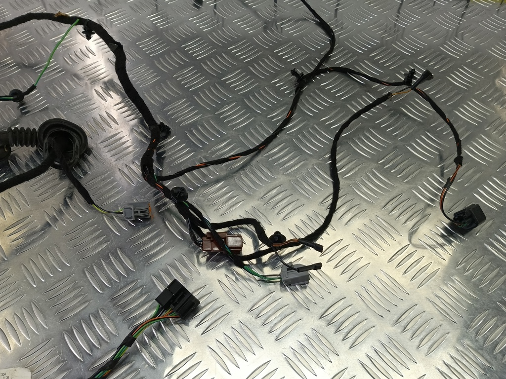 проводка (коса) FORD Fusion 1.4 MT (80 л.с.)Fusion  I рестайлинг (2005—2012) Хетчбэк 1515836, 1210 рублей, Москва