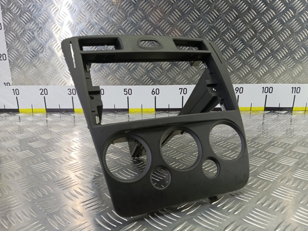 накладка торпедо FORD Fusion 1.4 MT (80 л.с.)Fusion  I рестайлинг (2005—2012) Хетчбэк 1479772, 980 рублей, Москва