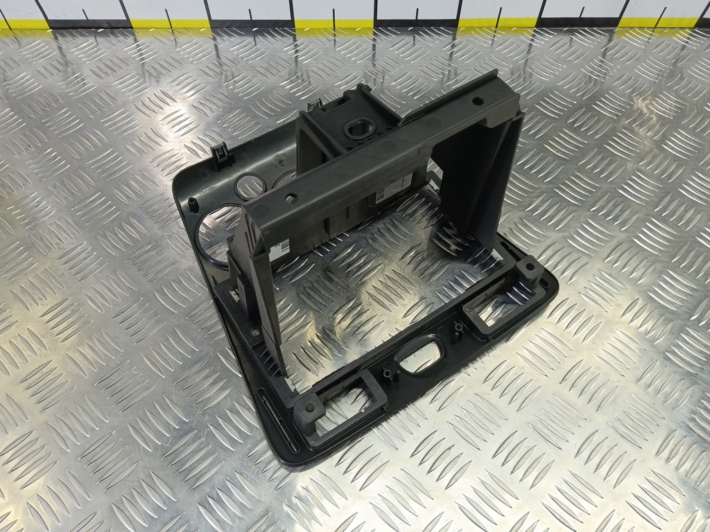 накладка торпедо FORD Fusion 1.4 MT (80 л.с.)Fusion  I рестайлинг (2005—2012) Хетчбэк 1479772, 980 рублей, Москва