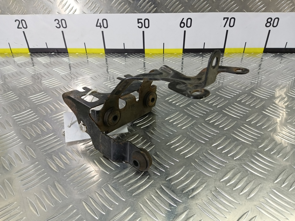 кронштейн блока abs SUZUKI Grand Vitara 2.4 MT (169 л.с.)Grand Vitara  II рестайлинг (2008—2012) Внедорожник 5616077K00, 750 рублей, Москва