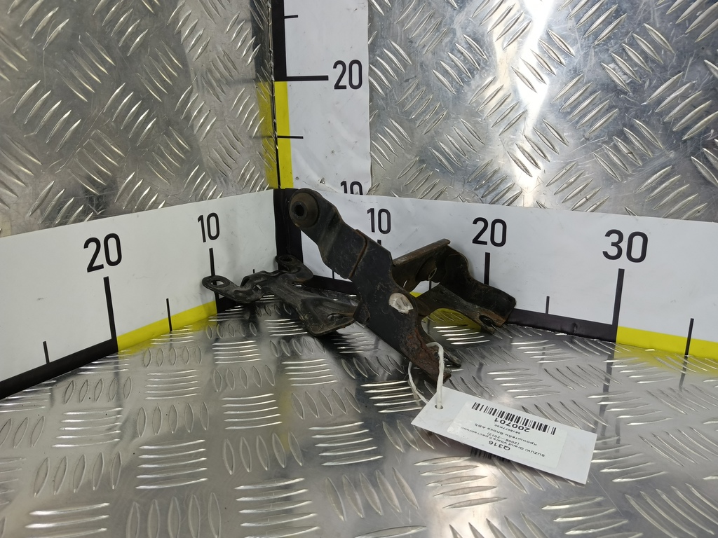 кронштейн блока abs SUZUKI Grand Vitara 2.4 MT (169 л.с.)Grand Vitara  II рестайлинг (2008—2012) Внедорожник 5616077K00, 750 рублей, Москва