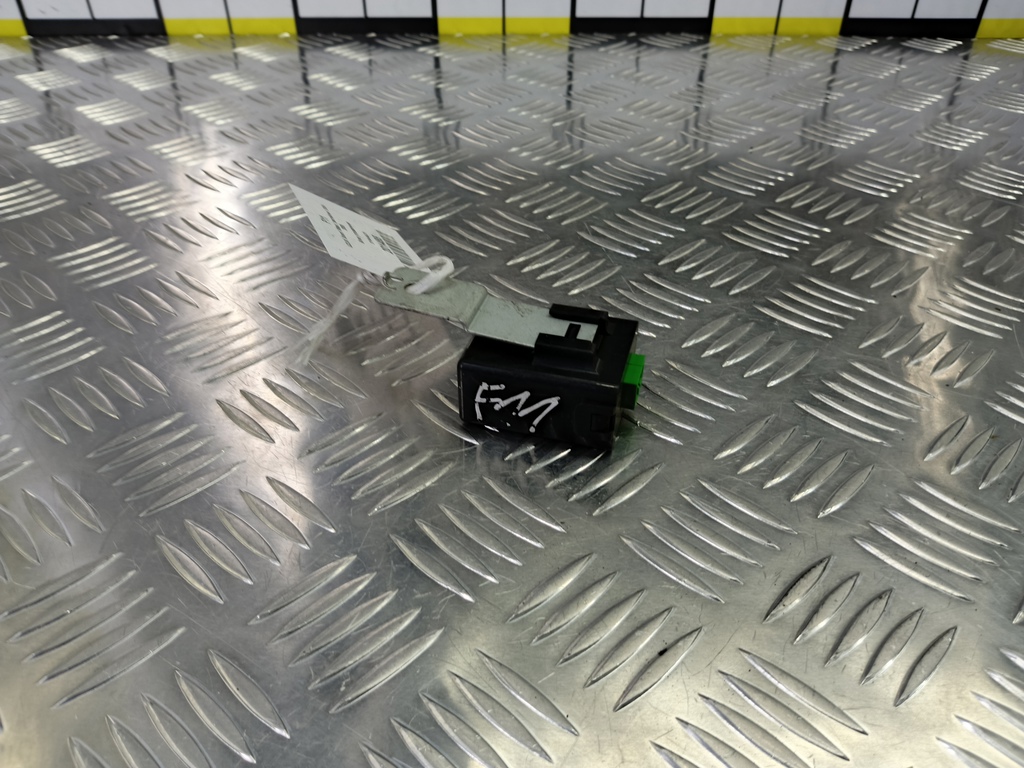 блок управления SUZUKI Grand Vitara 2.0 MT (128 л.с.)Grand Vitara  I (1997—2001) Внедорожник 37190-50J70, 630 рублей, Москва