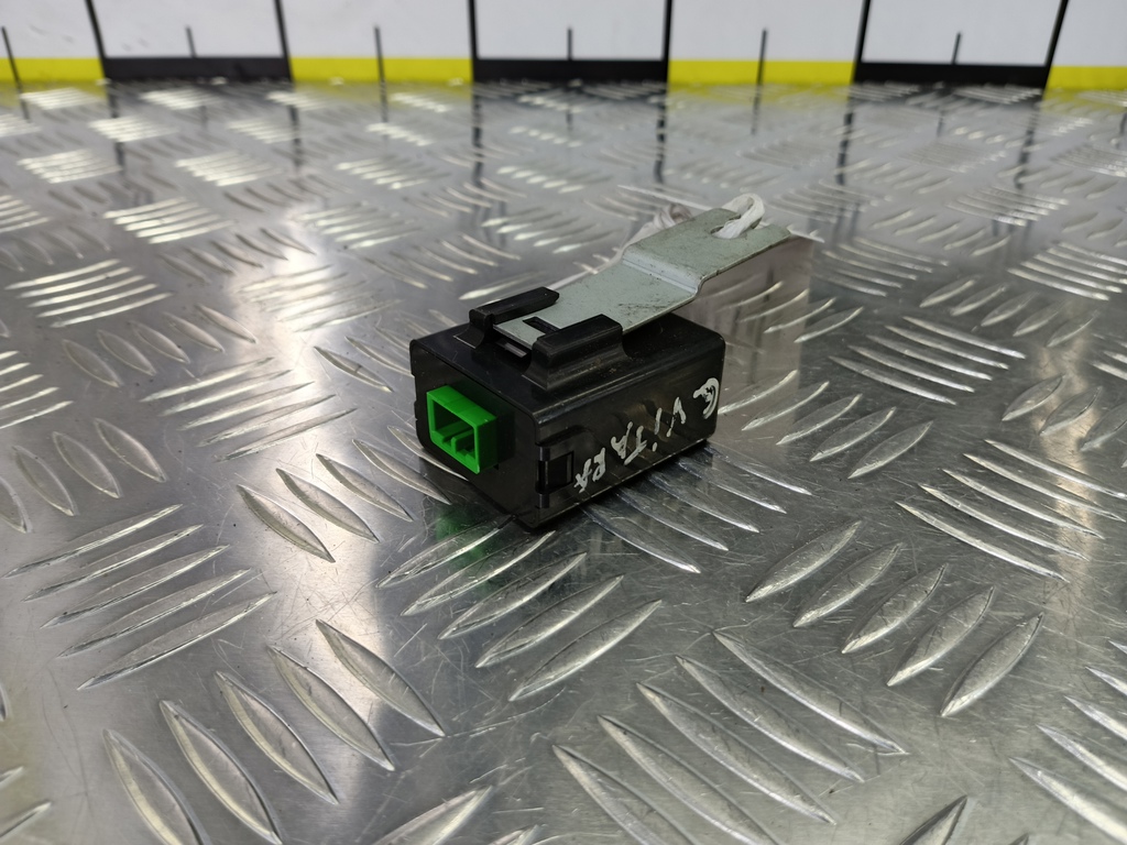 блок управления SUZUKI Grand Vitara 2.0 MT (128 л.с.)Grand Vitara  I (1997—2001) Внедорожник 37190-50J70, 630 рублей, Москва