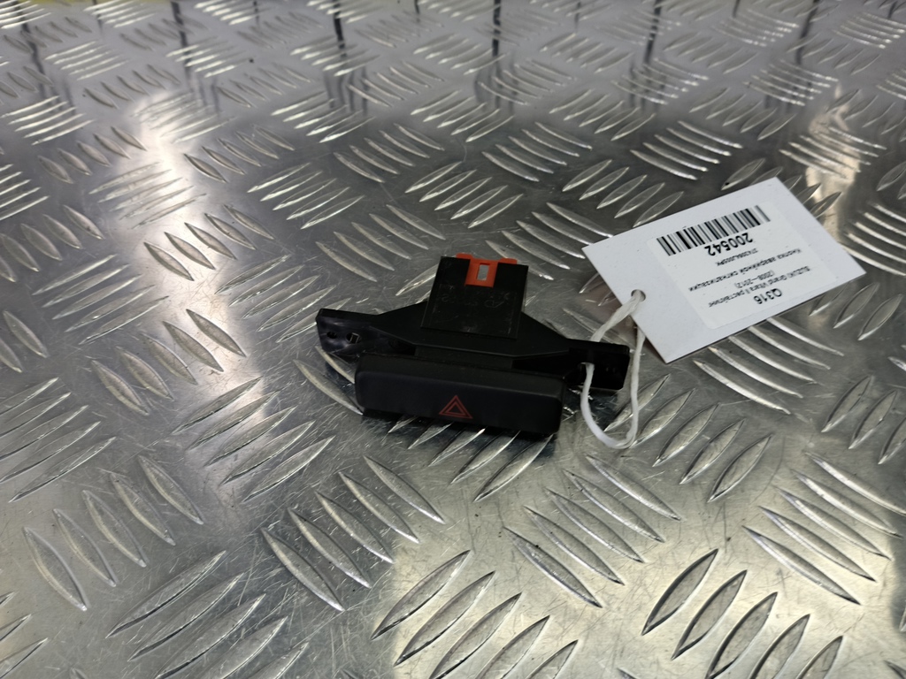 кнопка аварийной сигнализации SUZUKI Grand Vitara 2.4 MT (169 л.с.)Grand Vitara  II рестайлинг (2008—2012) Внедорожник 3743064J005PK, 630 рублей, Москва