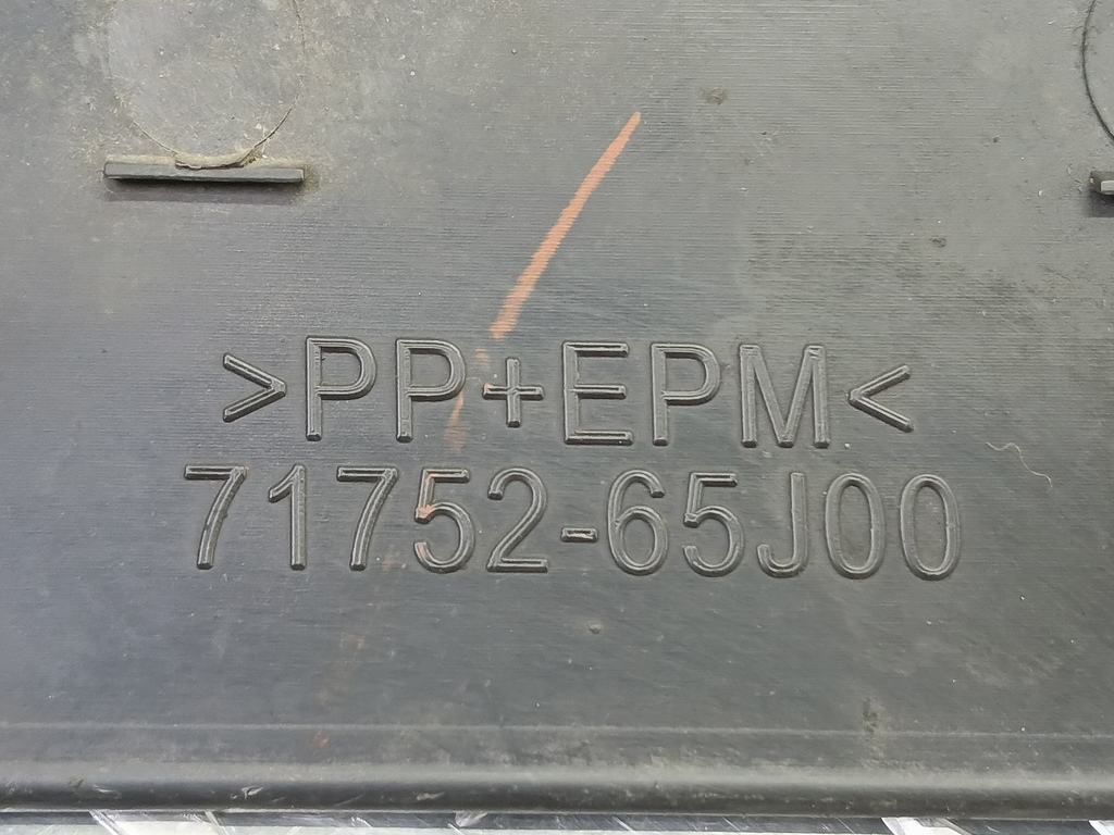 заглушка буксировочного крюка SUZUKI Grand Vitara 2.4 MT (169 л.с.)Grand Vitara  II рестайлинг (2008—2012) Внедорожник 71752-65J00, 750 рублей, Москва