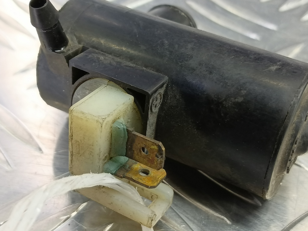 насос омывателя (моторчик) MITSUBISHI Space Wagon  MR339063, 1210 рублей, Москва