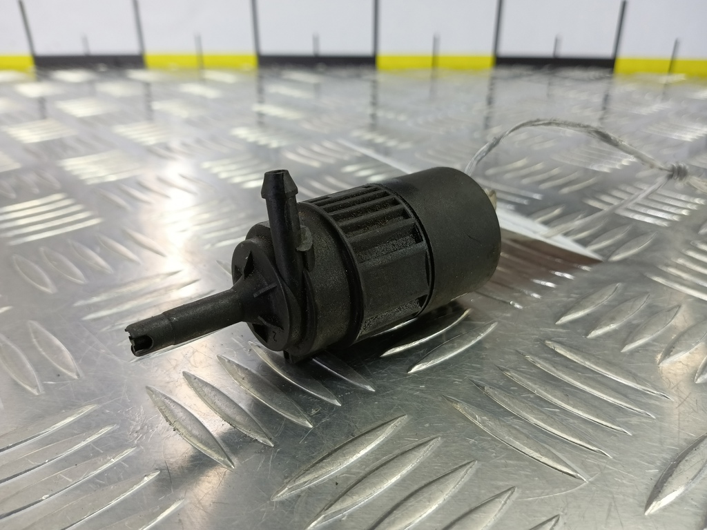 насос омывателя (моторчик) MITSUBISHI CARISMA  MR911023, 1550 рублей, Москва