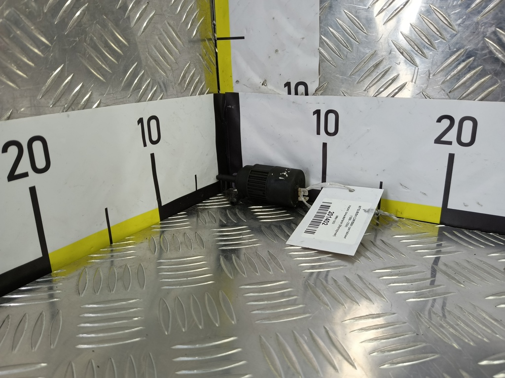 насос омывателя (моторчик) MITSUBISHI CARISMA  MR911023, 1550 рублей, Москва