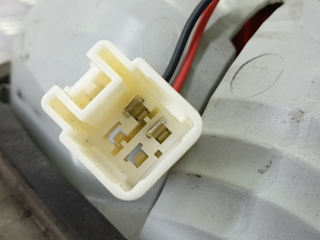 фонарь  (фара) MITSUBISHI CARISMA  MR485475, 1550 рублей, Москва