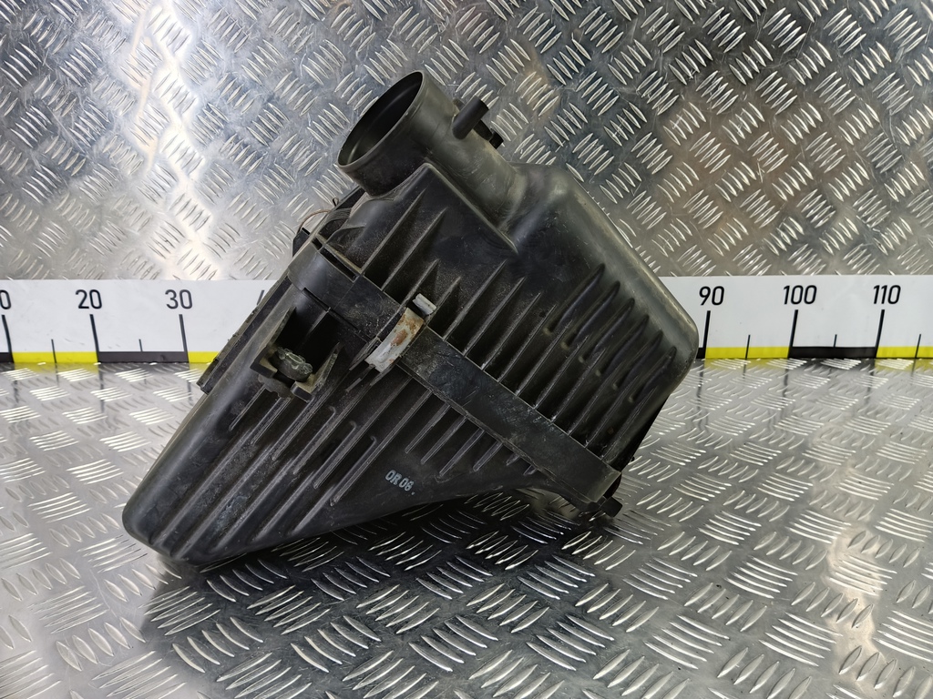 корпус воздушного фильтра SUZUKI Grand Vitara 2.4 MT (169 л.с.)Grand Vitara  II рестайлинг (2008—2012) Внедорожник 1370078K00, 2700 рублей, Москва