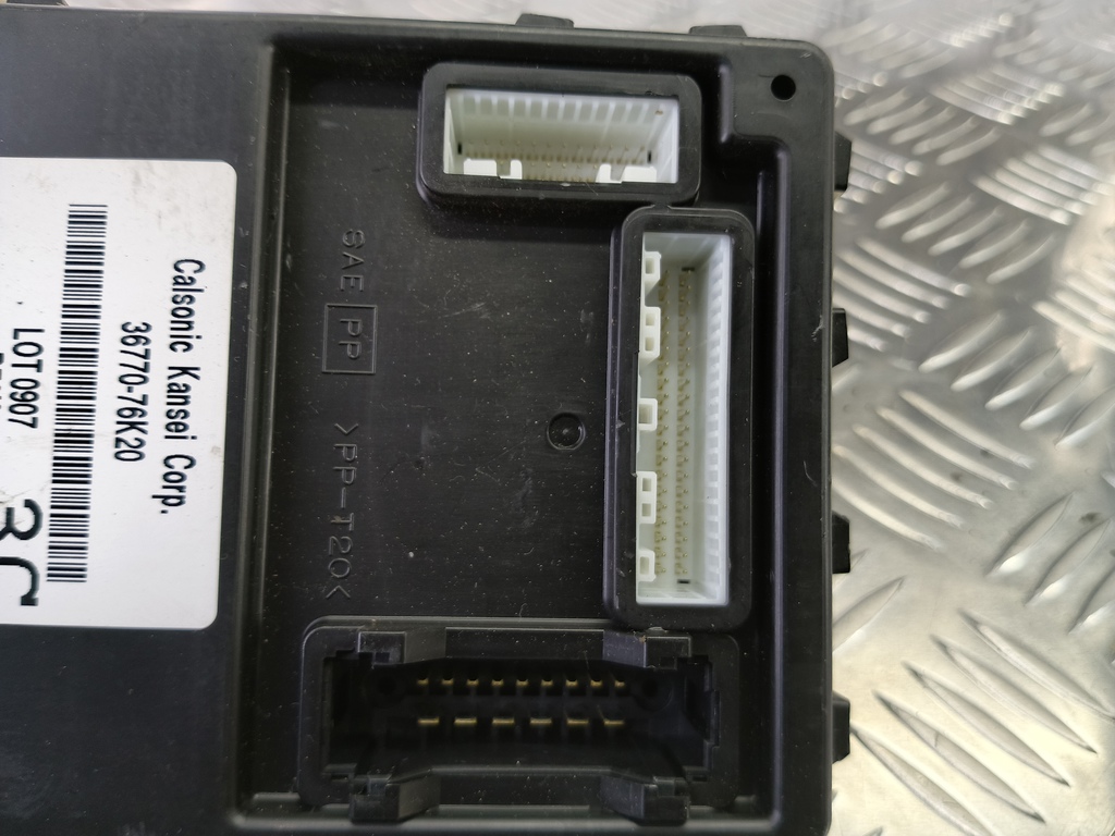 блок комфорта SUZUKI Grand Vitara 2.4 MT (169 л.с.)Grand Vitara  II рестайлинг (2008—2012) Внедорожник 36770-76K20, 1780 рублей, Москва