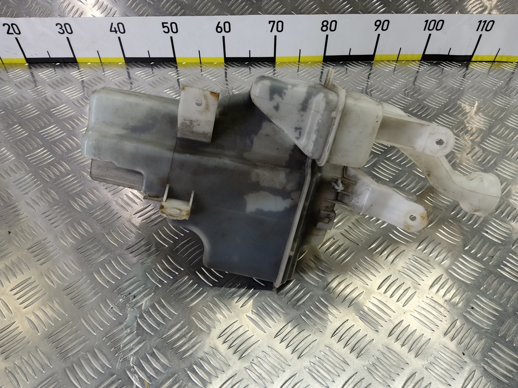 бачок омывателя SUZUKI Grand Vitara 2.4 MT (169 л.с.)Grand Vitara  II рестайлинг (2008—2012) Внедорожник 3845065J10, 3510 рублей, Москва