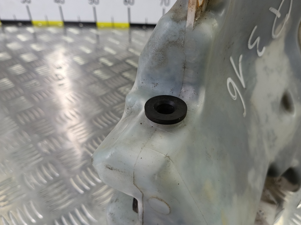 бачок омывателя SUZUKI Grand Vitara 2.4 MT (169 л.с.)Grand Vitara  II рестайлинг (2008—2012) Внедорожник 3845065J10, 3510 рублей, Москва