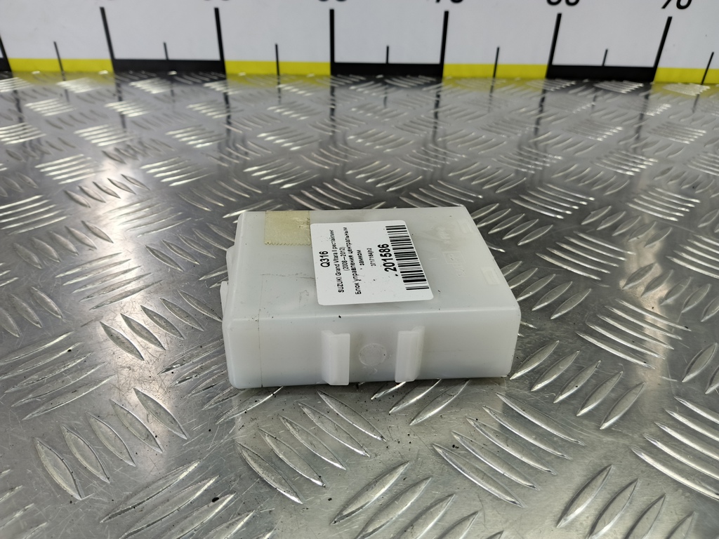 блок управления центральным замком SUZUKI Grand Vitara 2.4 MT (169 л.с.)Grand Vitara  II рестайлинг (2008—2012) Внедорожник 37171-64JH2, 750 рублей, Москва