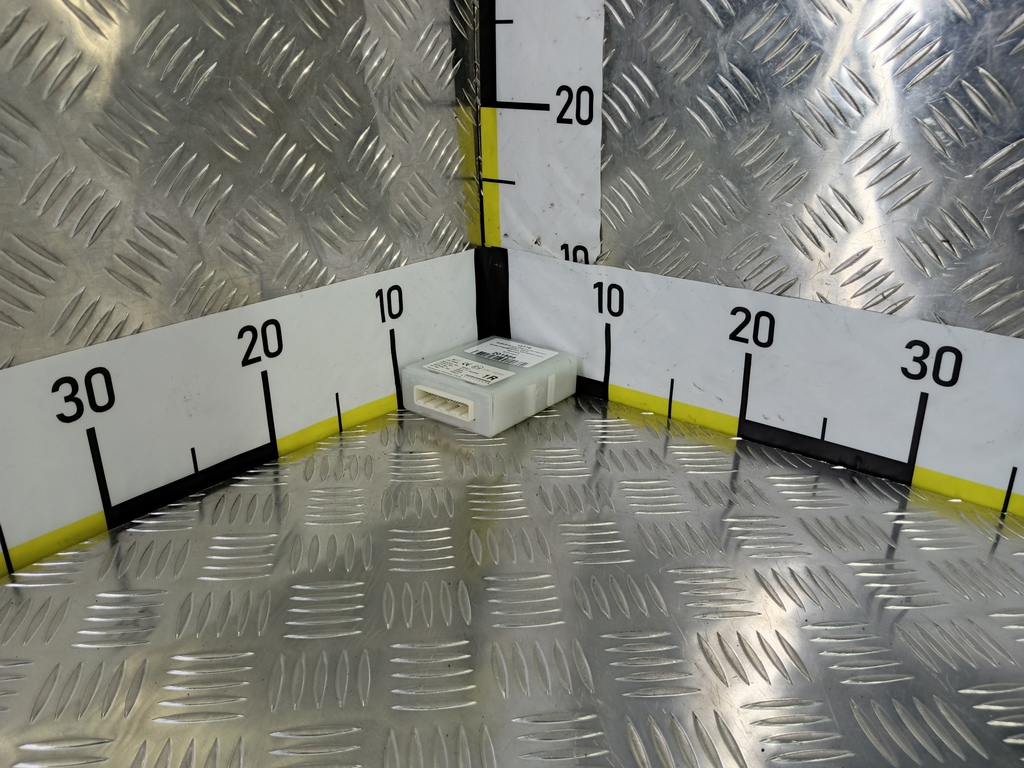 блок управления центральным замком SUZUKI Grand Vitara 2.4 MT (169 л.с.)Grand Vitara  II рестайлинг (2008—2012) Внедорожник 37171-64JH2, 750 рублей, Москва