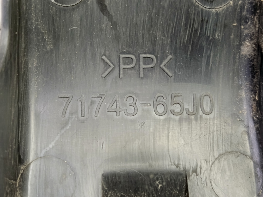 кронштейн решетки радиатора SUZUKI Grand Vitara 2.4 MT (169 л.с.)Grand Vitara  II рестайлинг (2008—2012) Внедорожник 71743-65J00, 1670 рублей, Москва