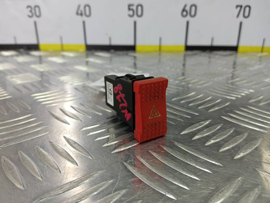 кнопка аварийной сигнализации Iveco Daily  69500489, 1550 рублей, Москва