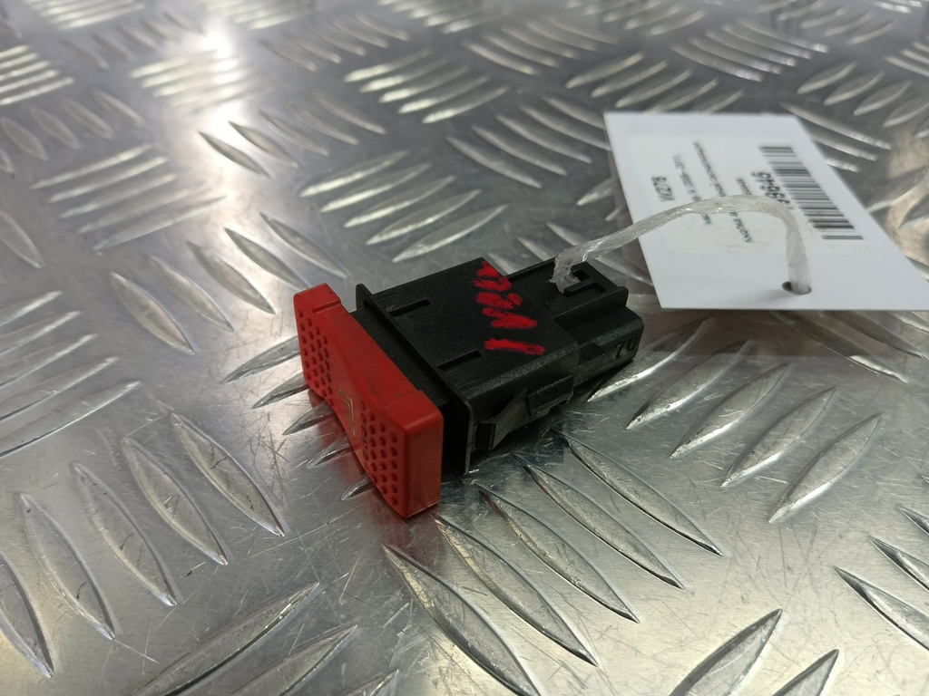 кнопка аварийной сигнализации Iveco Daily  69500489, 1550 рублей, Москва