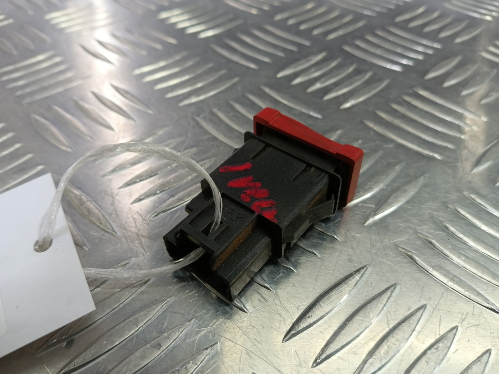 кнопка аварийной сигнализации Iveco Daily  69500489, 1550 рублей, Москва