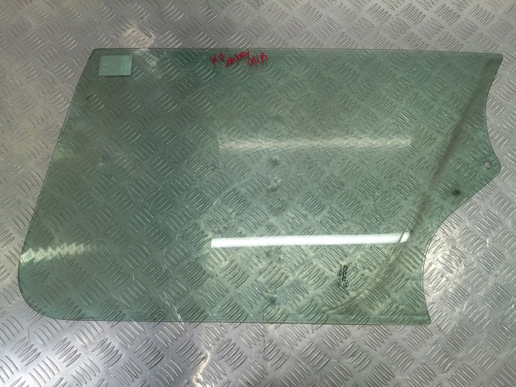 стекло двери Renault Master  803000709R, 3279 рублей, Москва