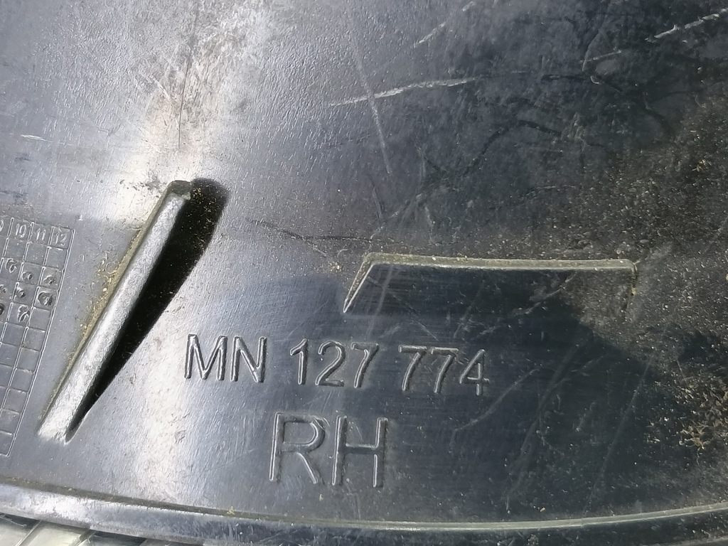 решетка радиатора MITSUBISHI COLT  MN127774XA, 2010 рублей, Москва