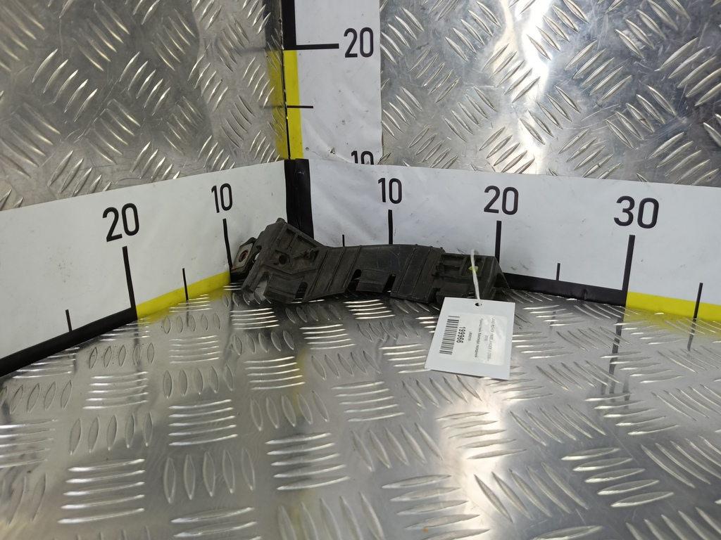 кронштейн бампера LAND ROVER FREELANDER  LR002151, 2010 рублей, Москва