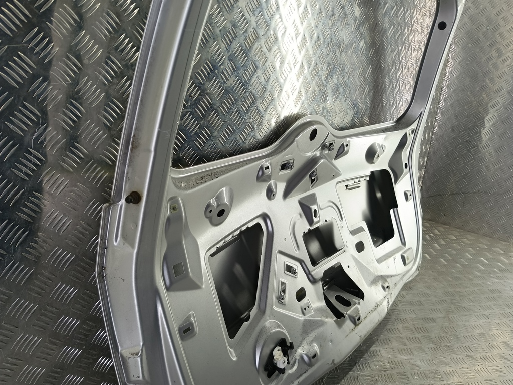 крышка багажника FORD Fusion 1.4 MT (80 л.с.)Fusion  I рестайлинг (2005—2012) Хетчбэк 1756576, 45250 рублей, Москва