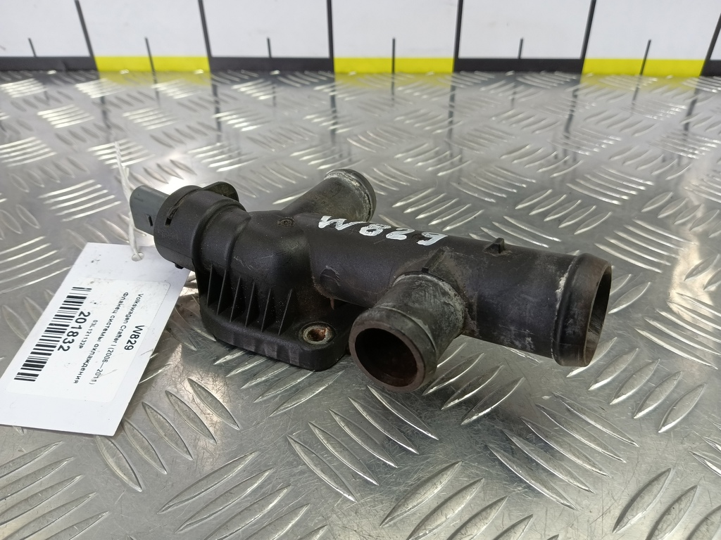 фланец системы охлаждения Volkswagen Crafter  03L121132P, 3279 рублей, Москва