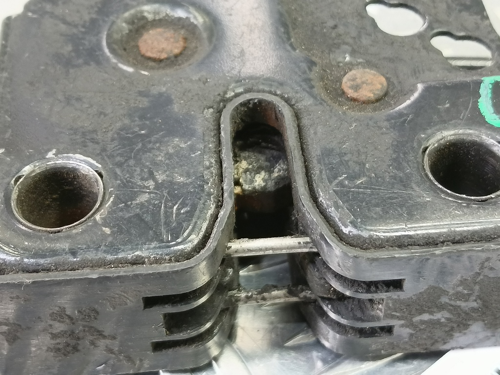 замок капота Volkswagen Caddy  1T0823509C, 1210 рублей, Москва