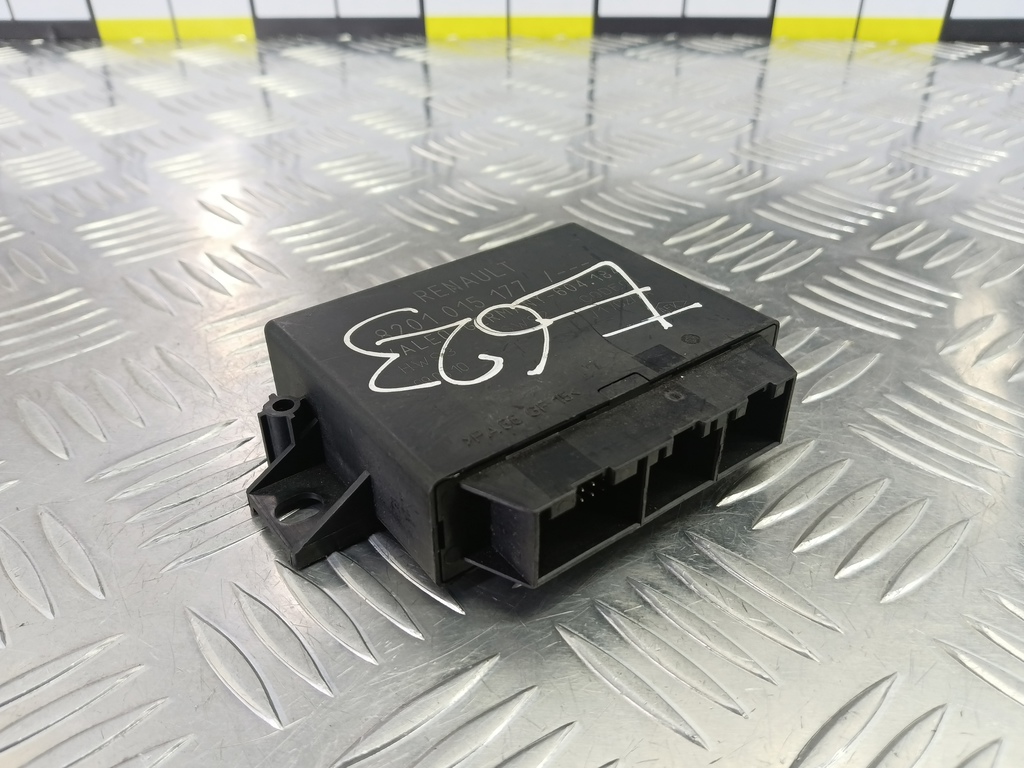 блок управления парктрониками Renault Master  8201015177, 1320 рублей, Москва