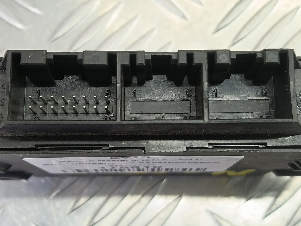 блок управления парктрониками Renault Master  8201015177, 1320 рублей, Москва