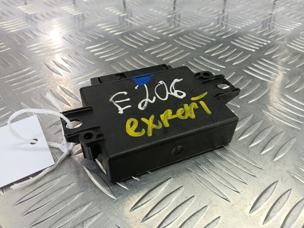 блок управления парктрониками Peugeot Expert  9661496880, 3390 рублей, Москва