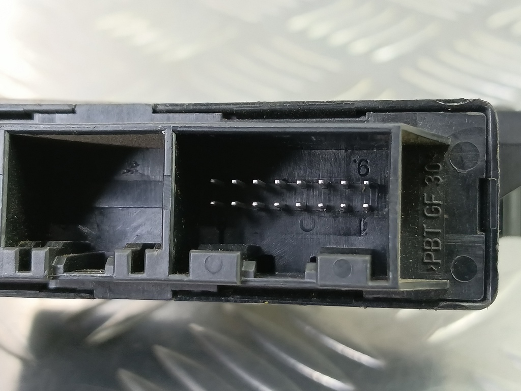 блок управления парктрониками Renault Master  8201015177, 1320 рублей, Москва