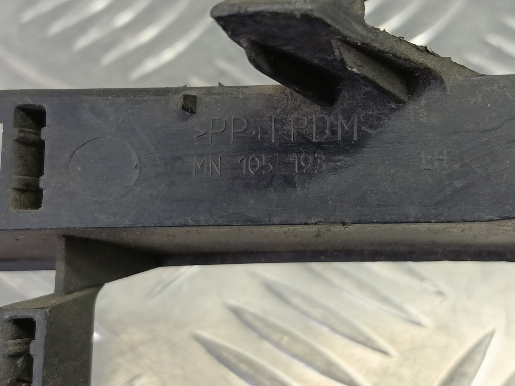 накладка бампера переднего MITSUBISHI COLT  MN105193XA, 3850 рублей, Москва