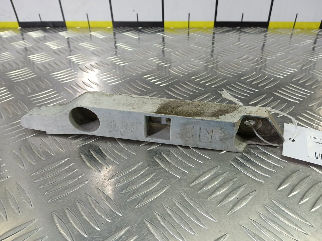 кронштейн бампера FORD Focus  1521605, 520 рублей, Москва