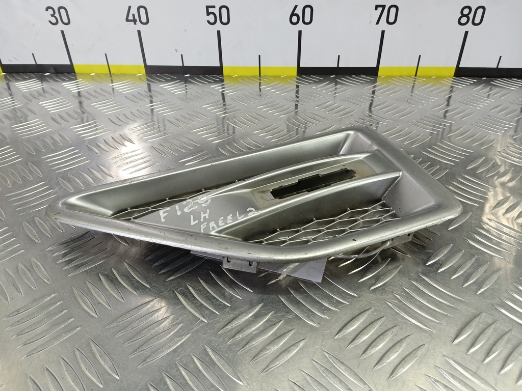 накладка крыла переднего LAND ROVER FREELANDER  LR001660, 980 рублей, Москва