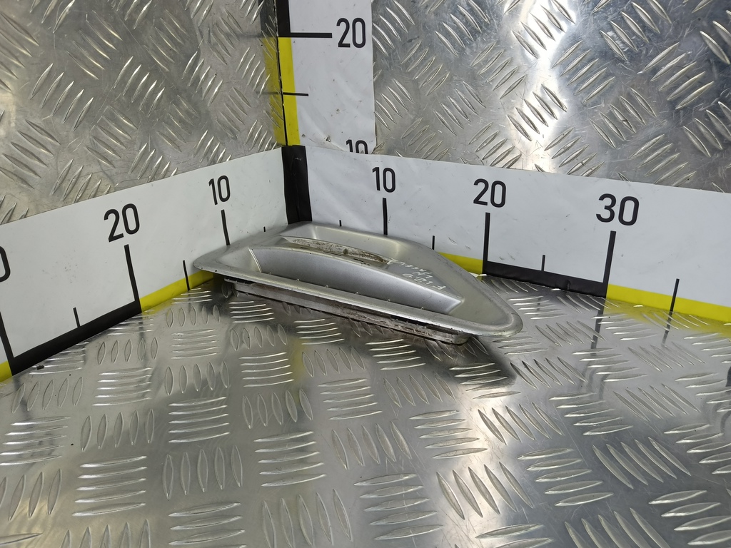 накладка крыла переднего LAND ROVER FREELANDER  LR001660, 980 рублей, Москва