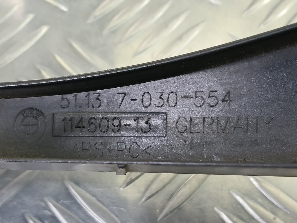 накладка бампера переднего BMW 3 серия  51137030554, 1780 рублей, Москва