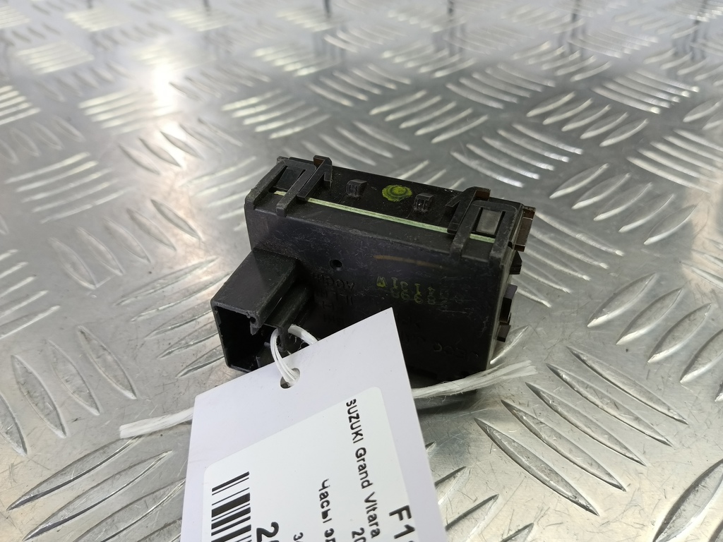 часы электронные SUZUKI Grand Vitara 2.0 MT (128 л.с.)Grand Vitara  I (1997—2001) Внедорожник 3460065D00, 750 рублей, Москва