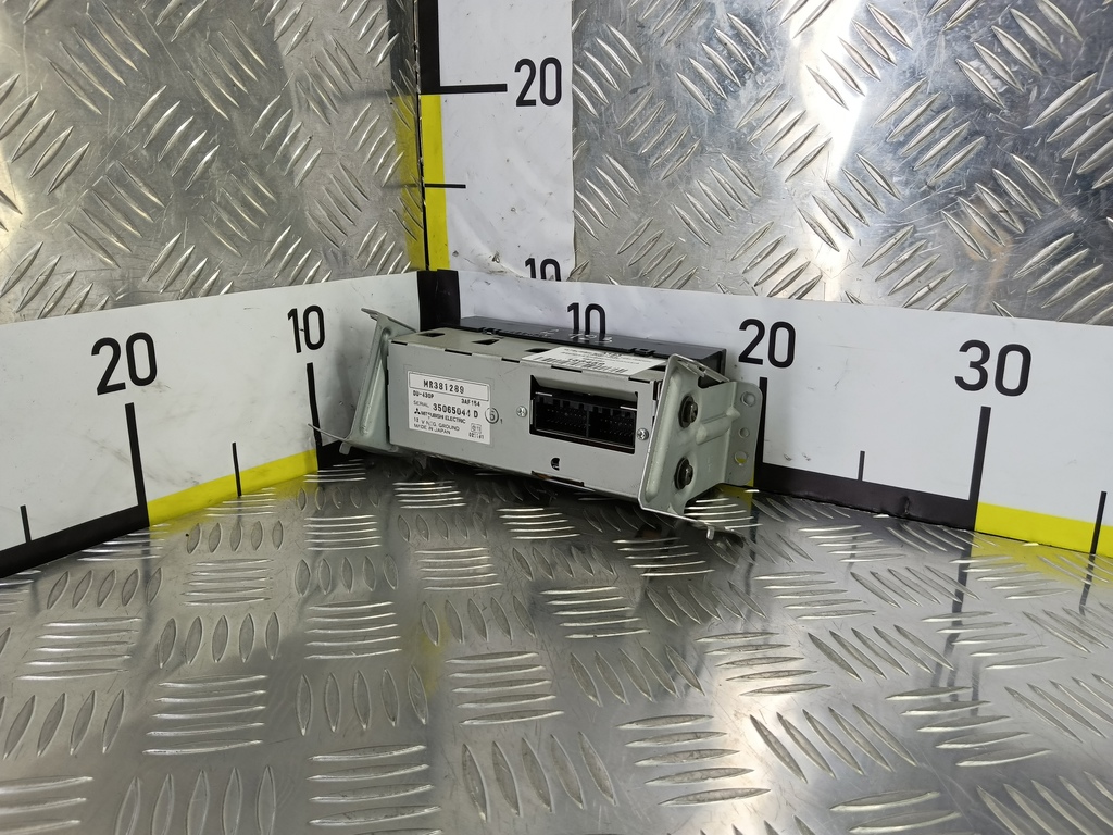 дисплей информационный MITSUBISHI Space Star  MR381289, 1320 рублей, Москва