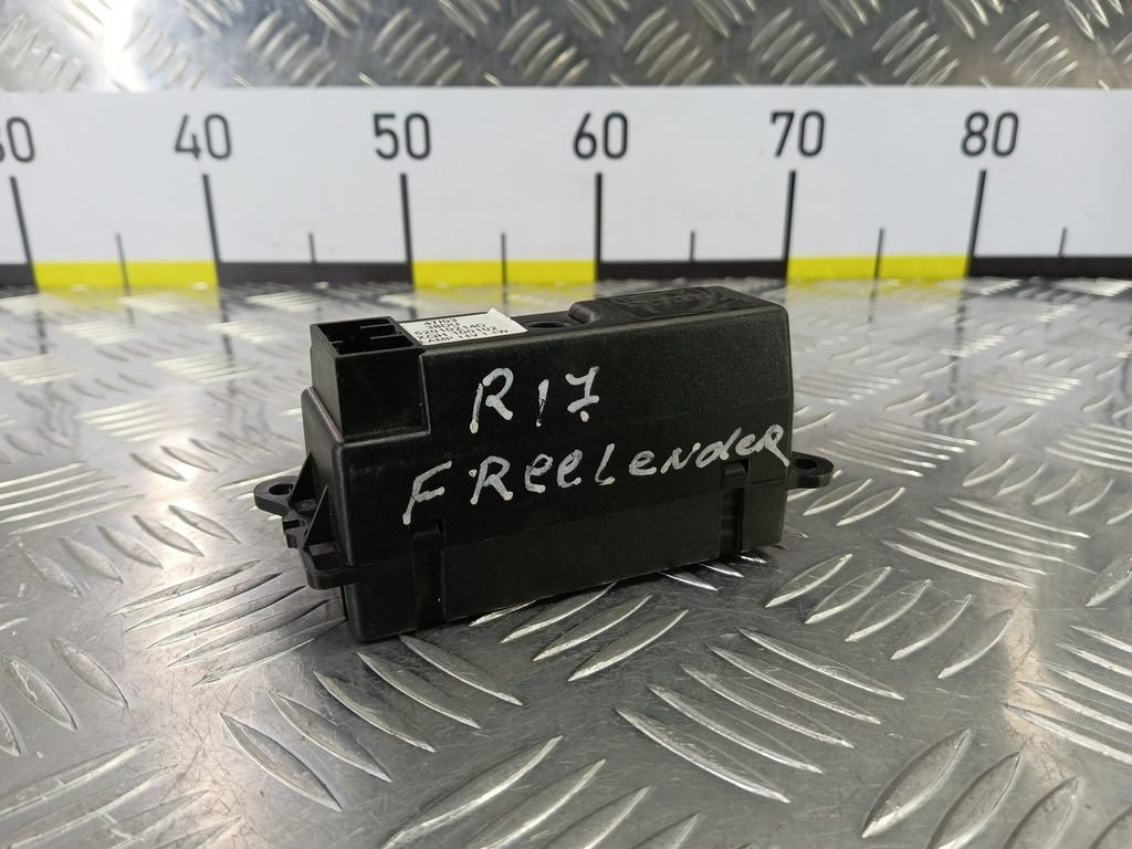 часы электронные LAND ROVER FREELANDER  XQH100102, 3279 рублей, Москва