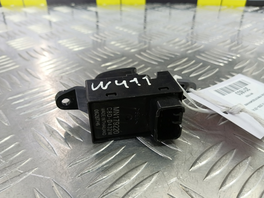 кнопка стеклоподъемника MITSUBISHI L200  2.5 DI-D MT (136 л.с.)L200  IV (2006—2014) Пикап MN179220, 1440 рублей, Москва