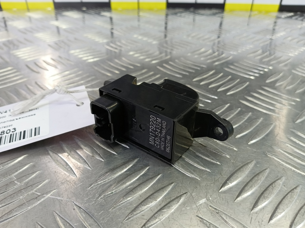 кнопка стеклоподъемника MITSUBISHI L200  2.5 DI-D MT (136 л.с.)L200  IV (2006—2014) Пикап MN179220, 1440 рублей, Москва