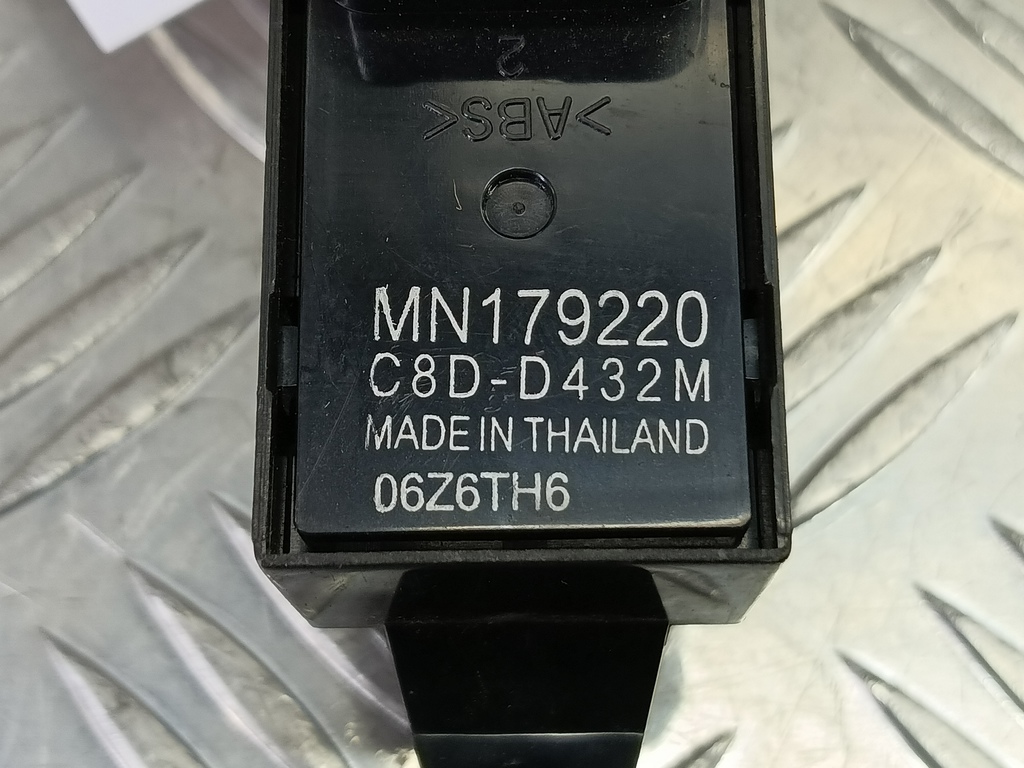 кнопка стеклоподъемника MITSUBISHI L200  2.5 DI-D MT (136 л.с.)L200  IV (2006—2014) Пикап MN179220, 1440 рублей, Москва