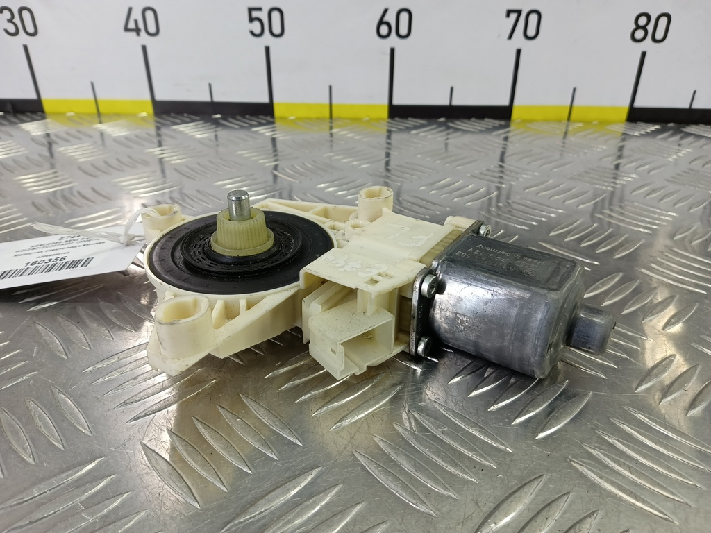 моторчик стеклоподъёмника MERCEDES-BENZ E-класс E 220d 2.1 5G-Tronic (170 л.с.)E-класс  W212/S212/C207/A207 (2009—2013) Седан A2048200142, 980 рублей, Москва