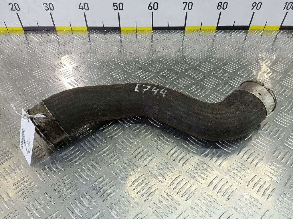 патрубок интеркулера MERCEDES-BENZ E-класс E 220d 2.1 5G-Tronic (170 л.с.)E-класс  W212/S212/C207/A207 (2009—2013) Седан A2045282582, 2700 рублей, Москва