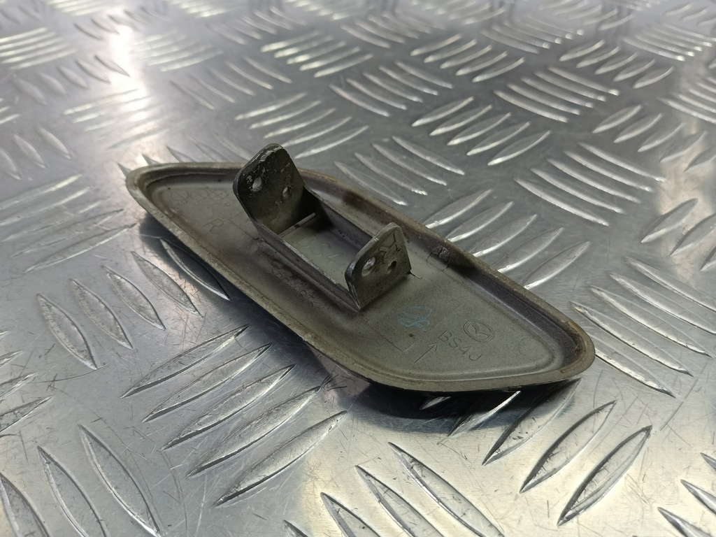 крышка форсунки омывателя MAZDA 3 2.0 MT (150 л.с.)3  BK (2003—2006) Седан BS4J-51-8G2A, 2130 рублей, Москва