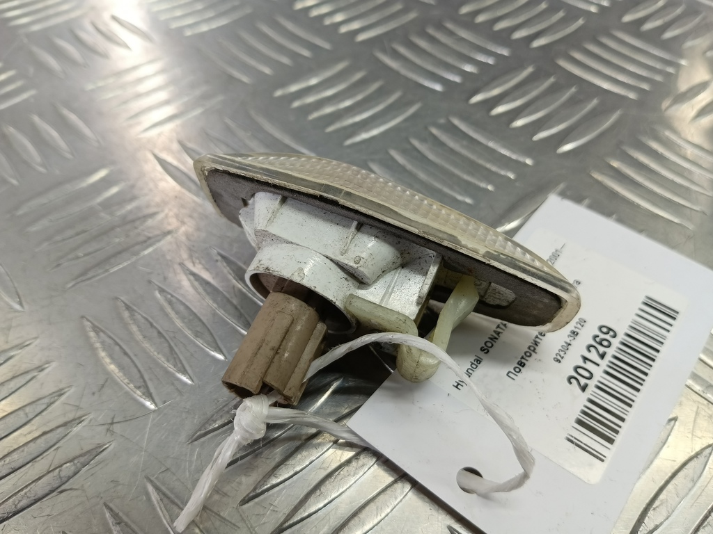 повторитель поворота Hyundai SONATA 2.0 AT (144 л.с.)Sonata  V (2004—2007) Седан 92304-3B120, 630 рублей, Москва