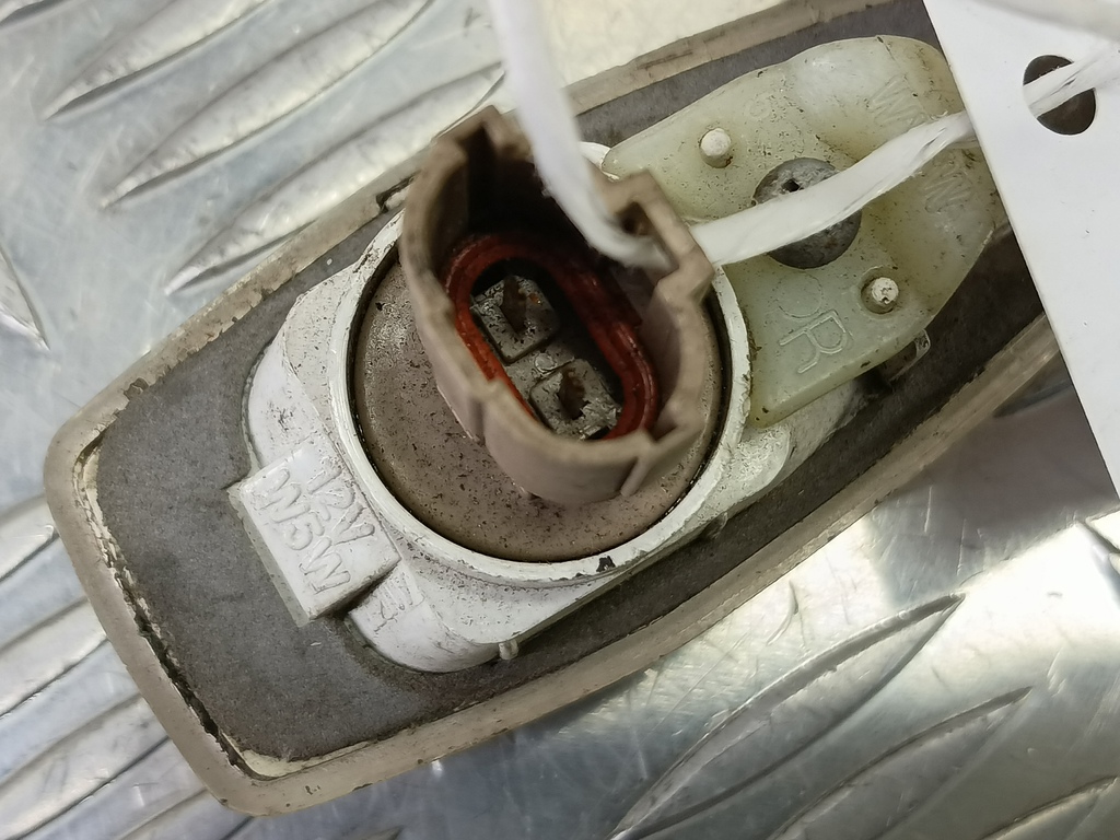 повторитель поворота Hyundai SONATA 2.0 AT (144 л.с.)Sonata  V (2004—2007) Седан 92304-3B120, 630 рублей, Москва