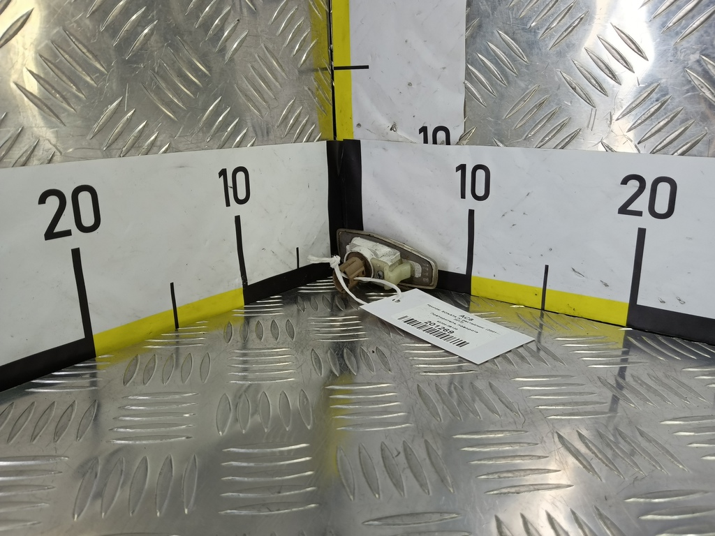 повторитель поворота Hyundai SONATA 2.0 AT (144 л.с.)Sonata  V (2004—2007) Седан 92304-3B120, 630 рублей, Москва